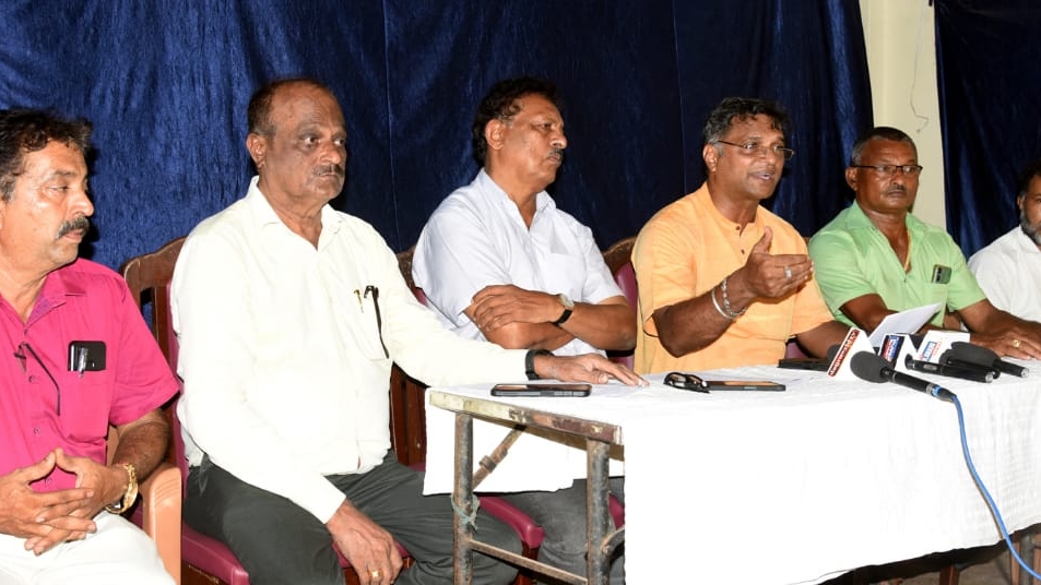 ಮೆಸ್ಕಾಂ ಅವ್ಯವಸ್ಥೆ ವಿರುದ್ಧ ಗುತ್ತಿಗೆದಾರರು–ಜನಪರ ಸಂಘಟನೆಗಳ ಆಕ್ರೋಶ; ಸಮಸ್ಯೆ ಇತ್ಯರ್ಥಗೊಳ್ಳದಿದ್ದರೆ ‘ಕಚೇರಿ ಚಲೋ’ ಎಚ್ಚರಿಕೆ