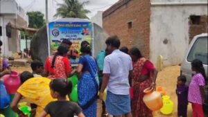 ಅಧಿಕಾರಿಗಳ ನಿರ್ಲಕ್ಷ್ಯ: ದಳವಾಯಿಹಳ್ಳಿಯ ನೀರಿನ ಸಮಸ್ಯೆಗೆ ಸ್ಪಂದಿಸಿ ಮಾನವೀಯತೆ ಮೆರದ ಪ್ರೊ. ಹರಿರಾಮ್