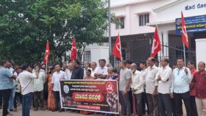 ಸರಕಾರಿ ಆಸ್ಪತ್ರೆಗಳನ್ನು ಖಾಸಗಿ ಮೆಡಿಕಲ್ ಕಾಲೇಜುಗಳಿಗೆ ಹಸ್ತಾಂತರಿಸುವ ಒಪ್ಪಂದ ರದ್ದುಪಡಿಸಿ: ಸಿಪಿಐಎಂ ಆಗ್ರಹ